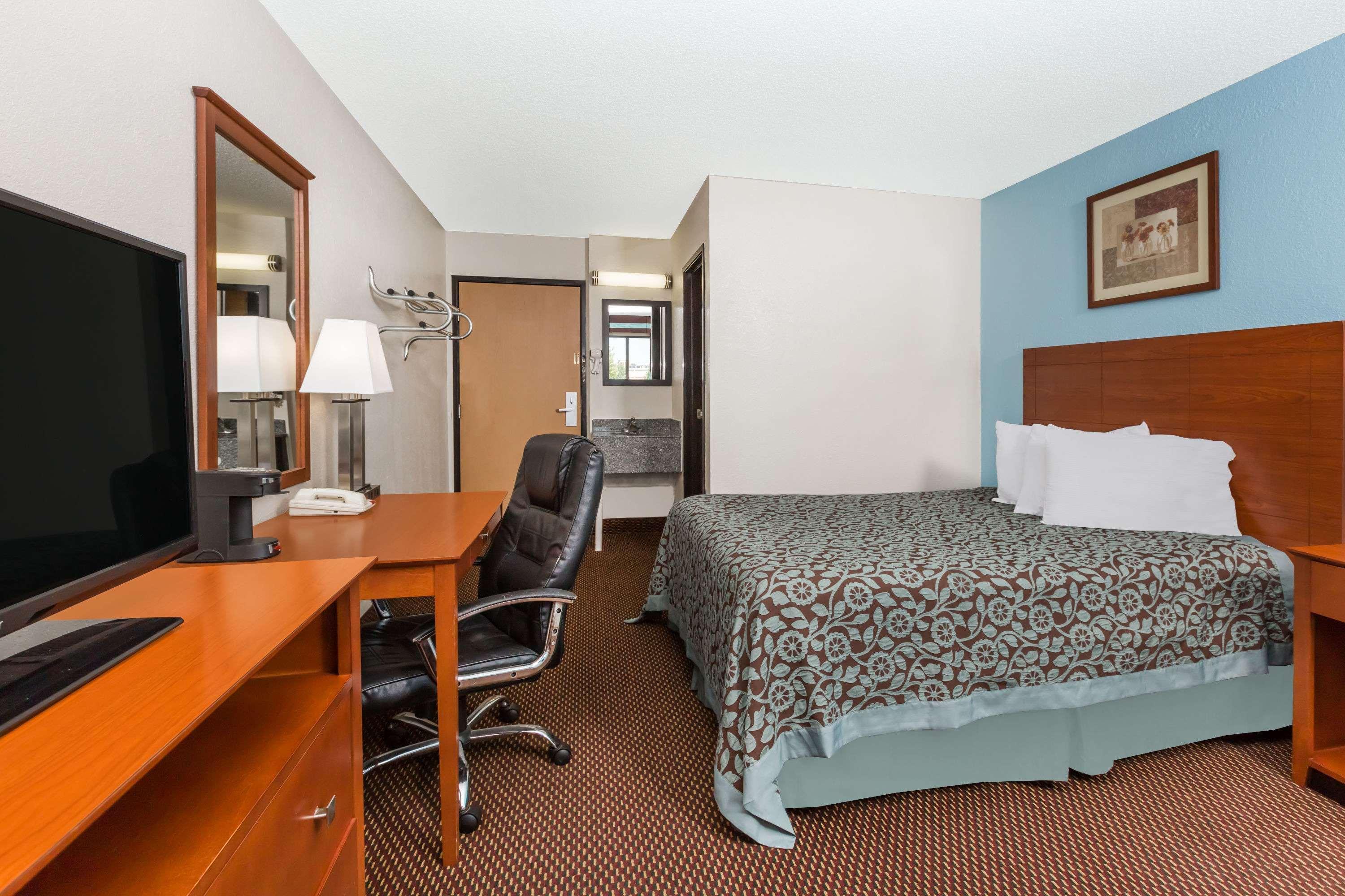 Days Inn By Wyndham Ankeny - Des Moines Екстериор снимка