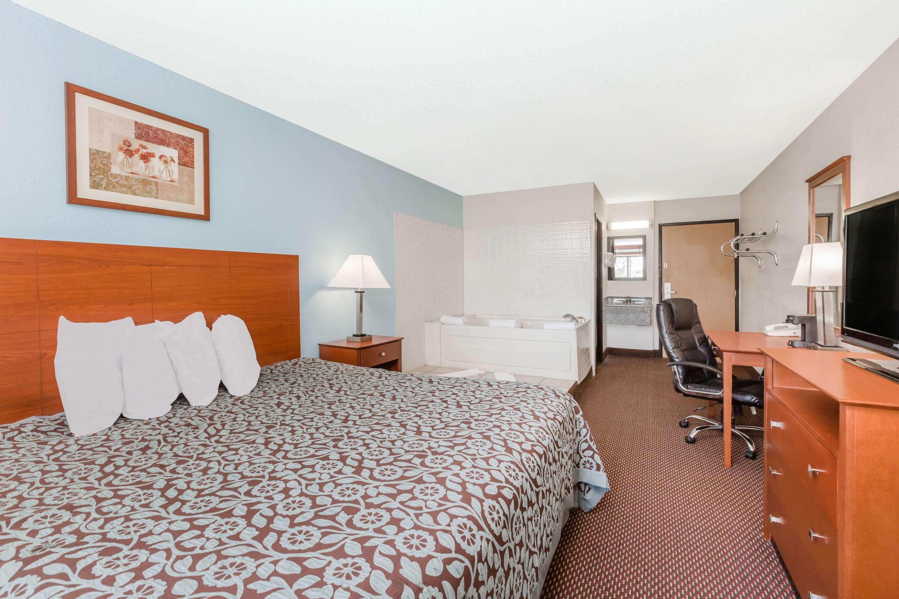 Days Inn By Wyndham Ankeny - Des Moines Екстериор снимка