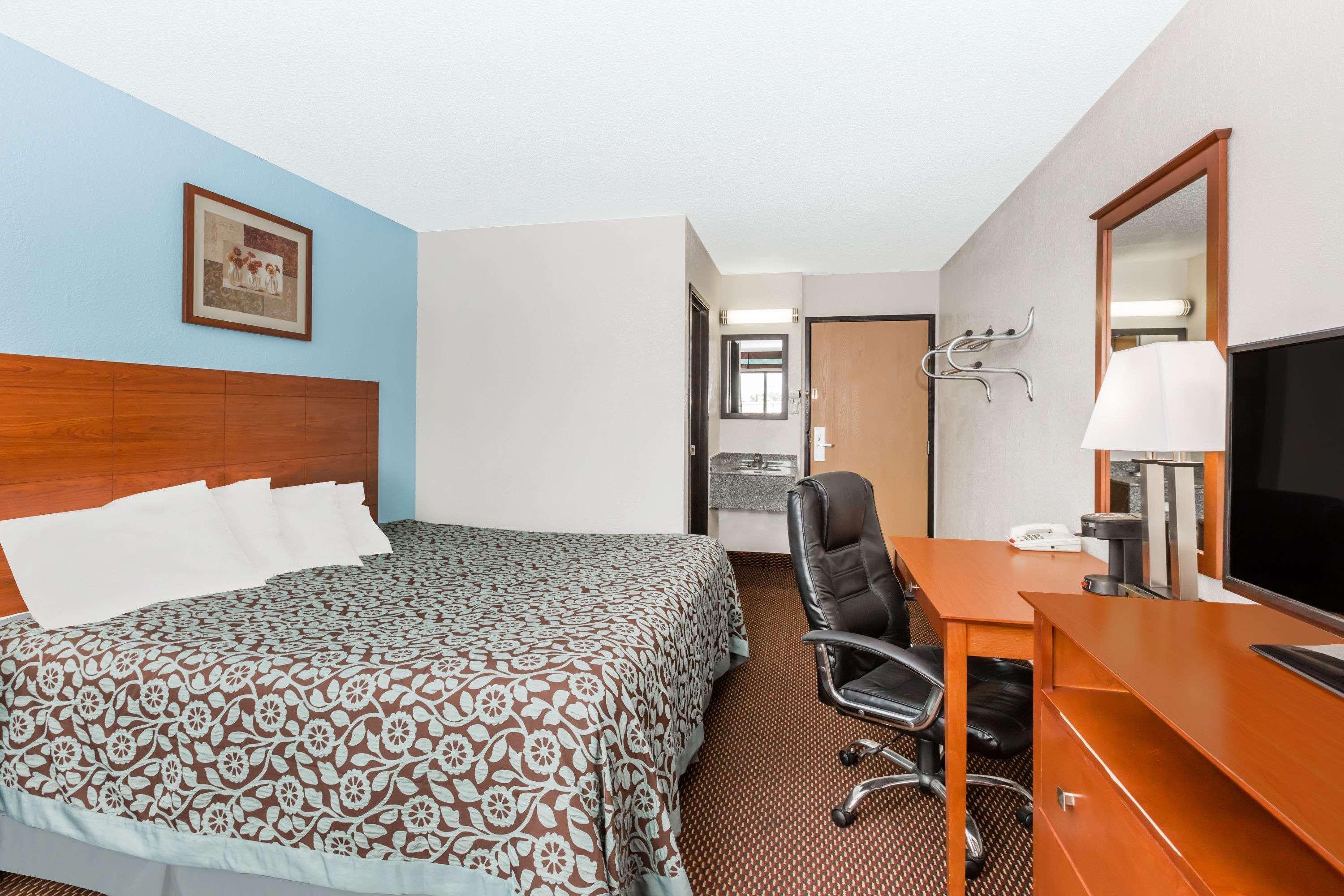 Days Inn By Wyndham Ankeny - Des Moines Екстериор снимка
